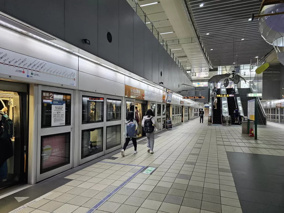 Songshan Flygplats station