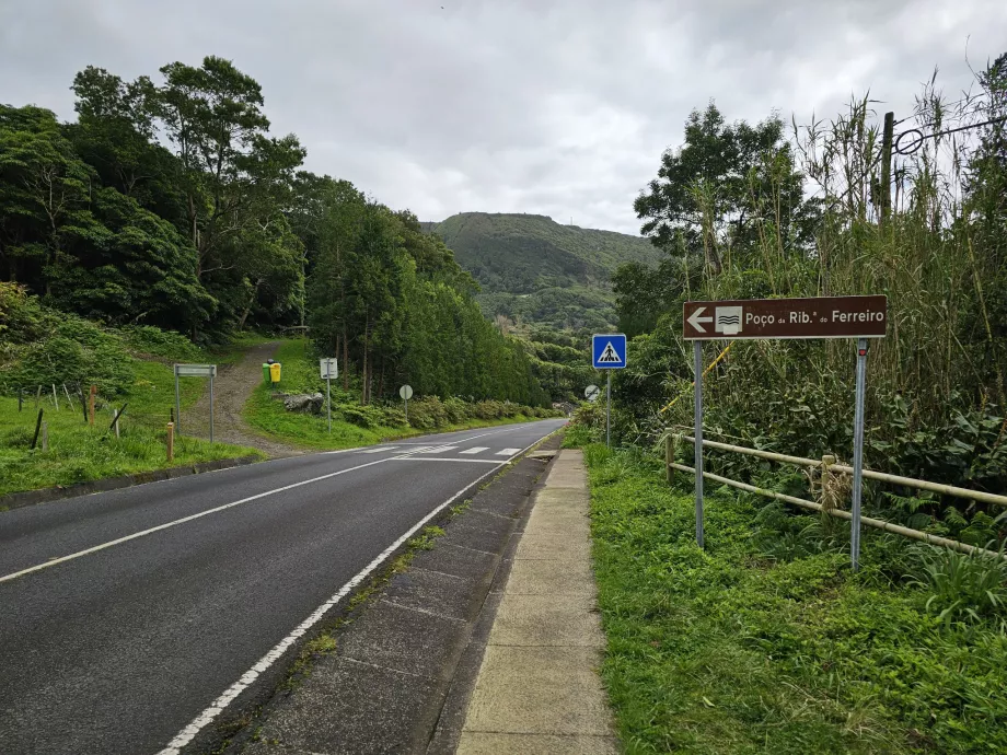 Start för vandringsleden vid parkeringen