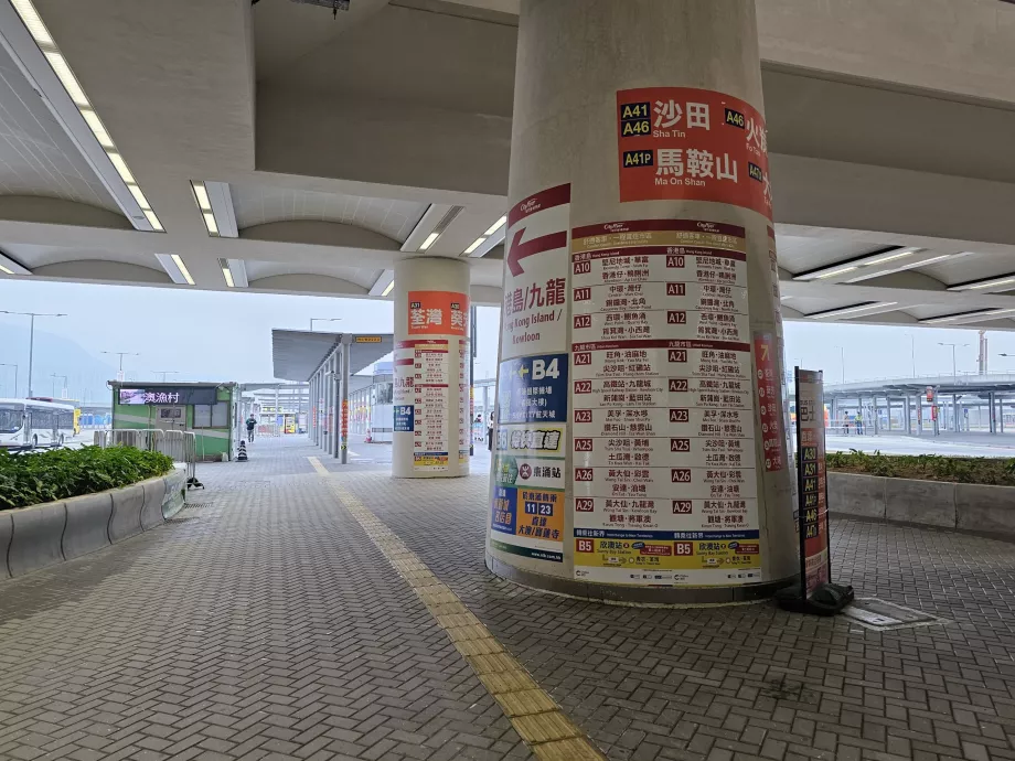 Vägen till busshållplatserna, HZMB Hong Kong