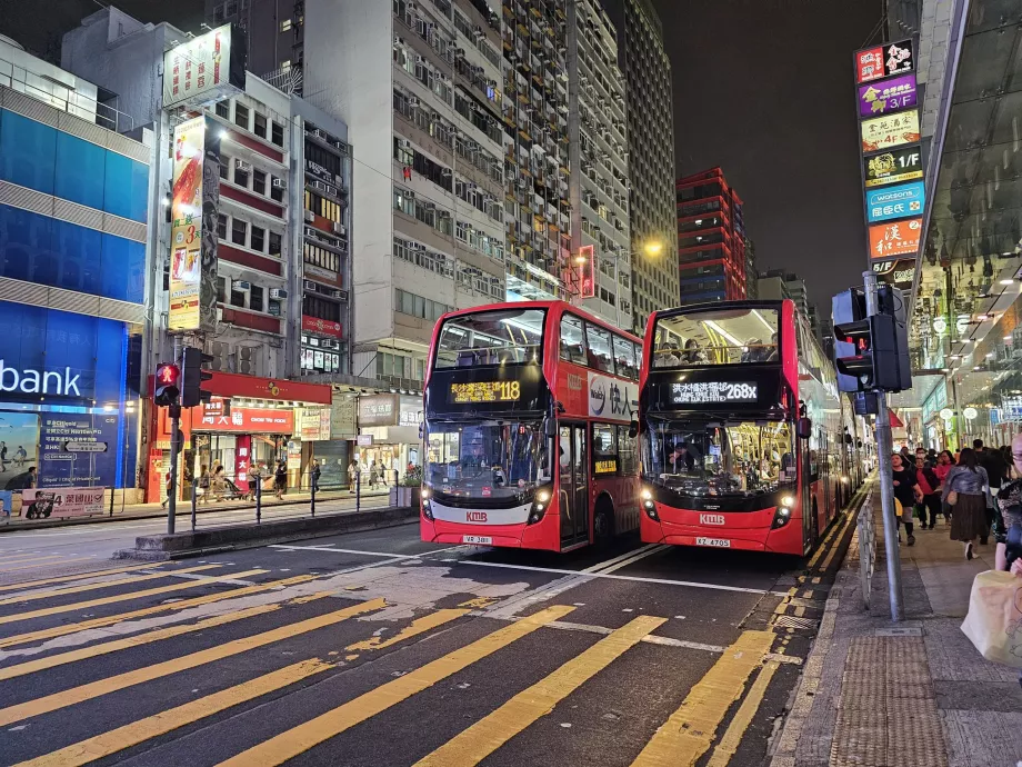 KMB-bussar på Nathan Road