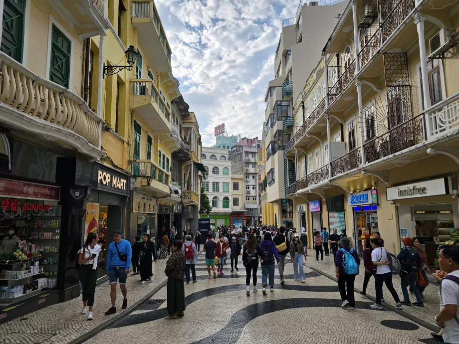 Soriano Street, en fri förlängning av Senatstorget