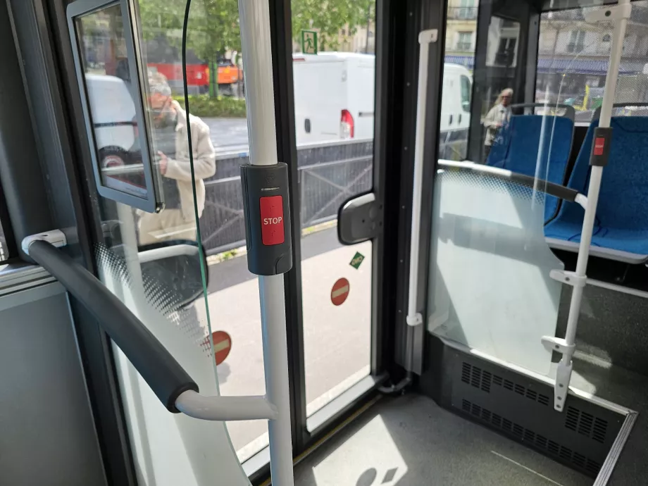 Stoppknapp för avstigning från bussen