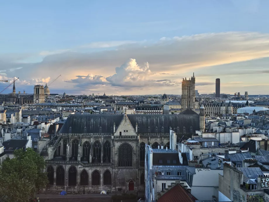 Utsikt över Notre-Dame från Centre Pompidou