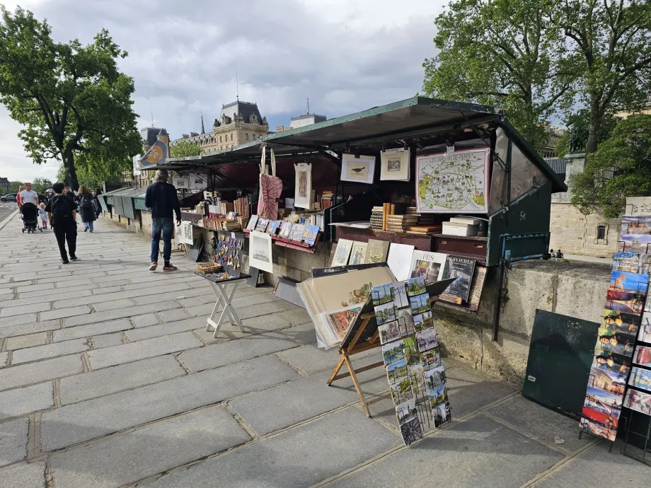 Bokförsäljning i Quartier Latin