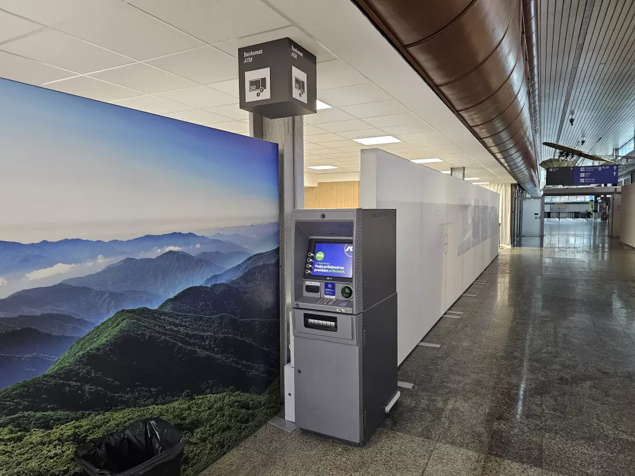 NLB ATM, Allmän plats, Ankomster