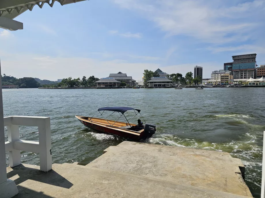 Transport till Kampong Ayer