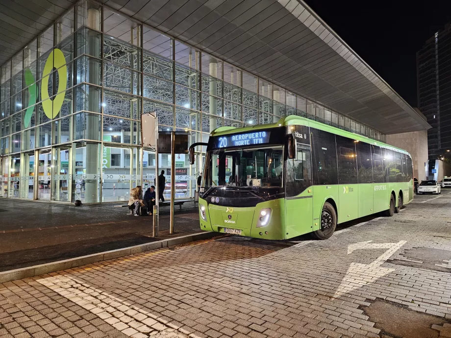 Busshållplats för linje 20 i Santa Cruz