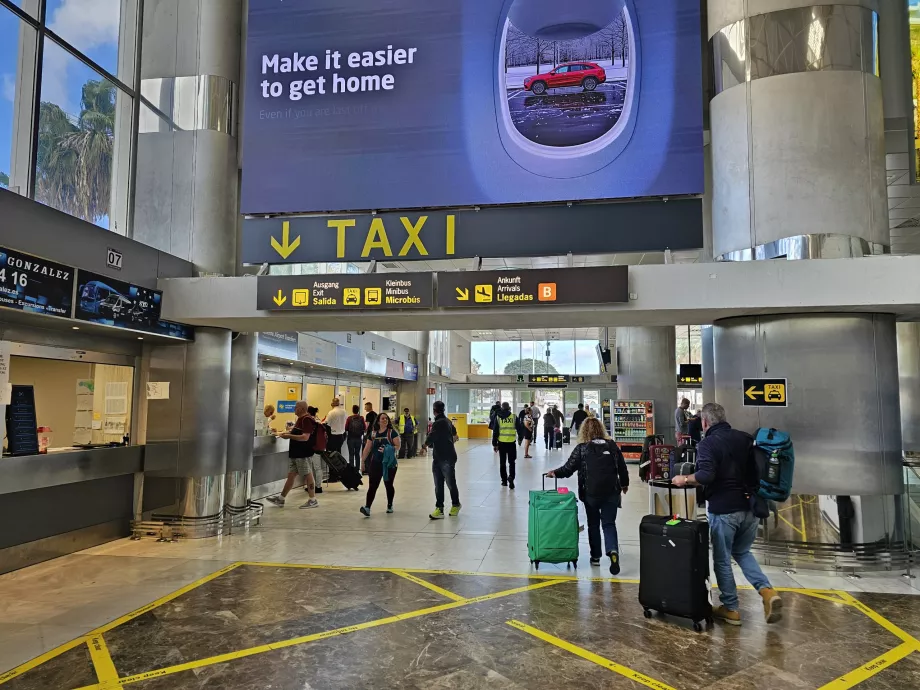 Utgång till taxistationen