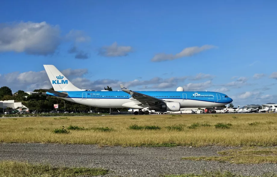 KLM på Sint Maarten flygplats, SXM