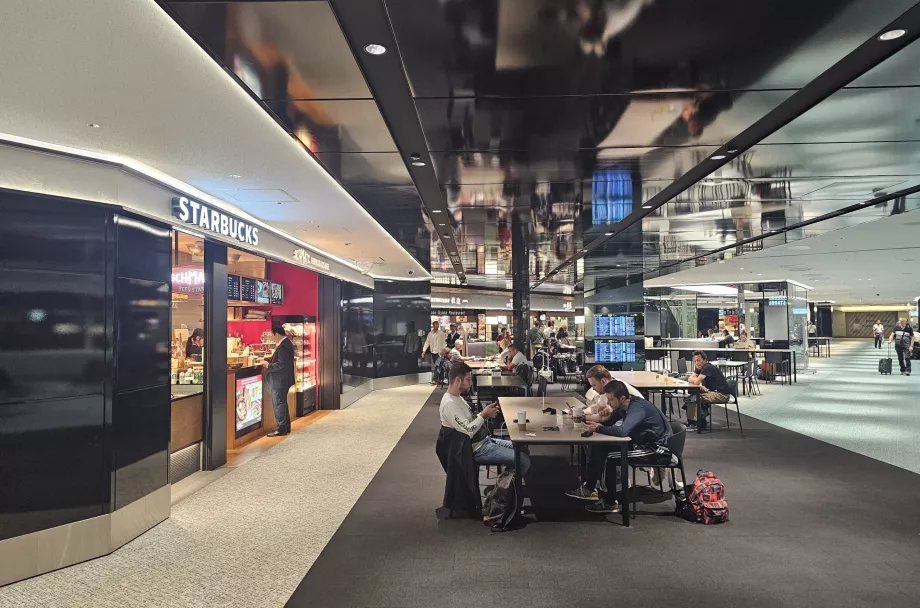 Food Court, Internationella avgångar, Terminal 2