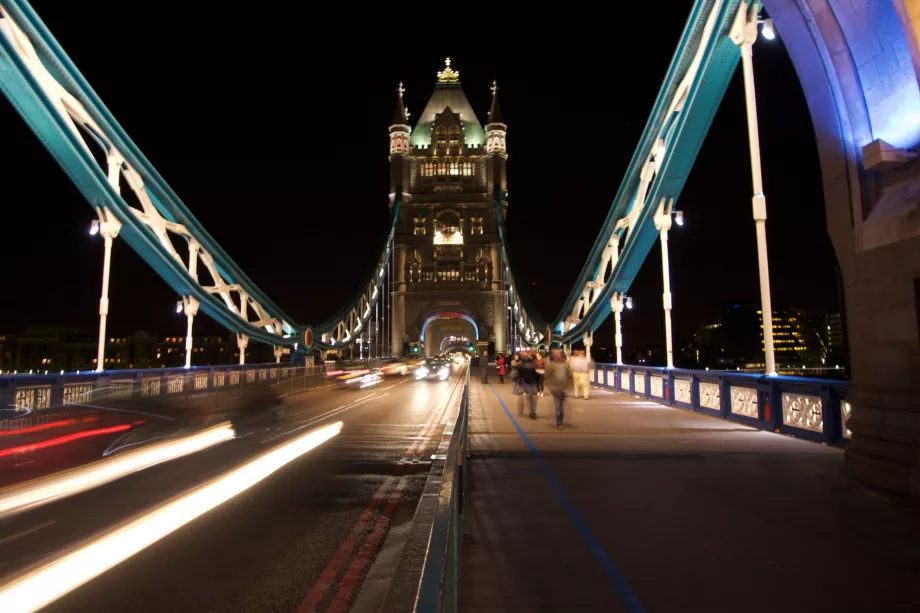 Promenad över Tower Bridge