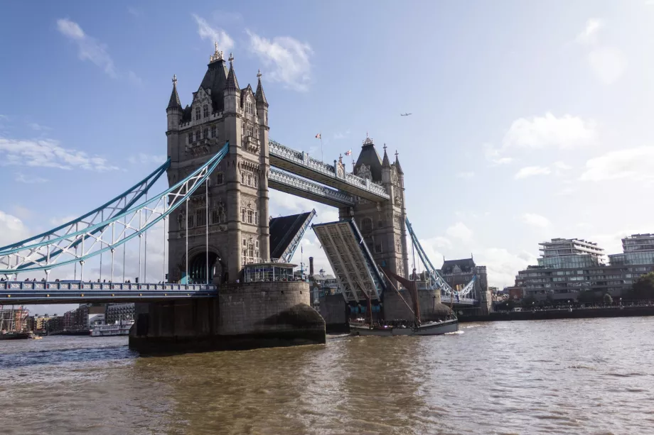 Upphöjd Tower Bridge