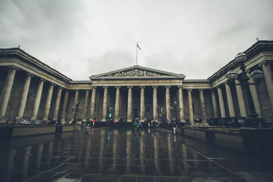 Huvudfasaden på British Museum